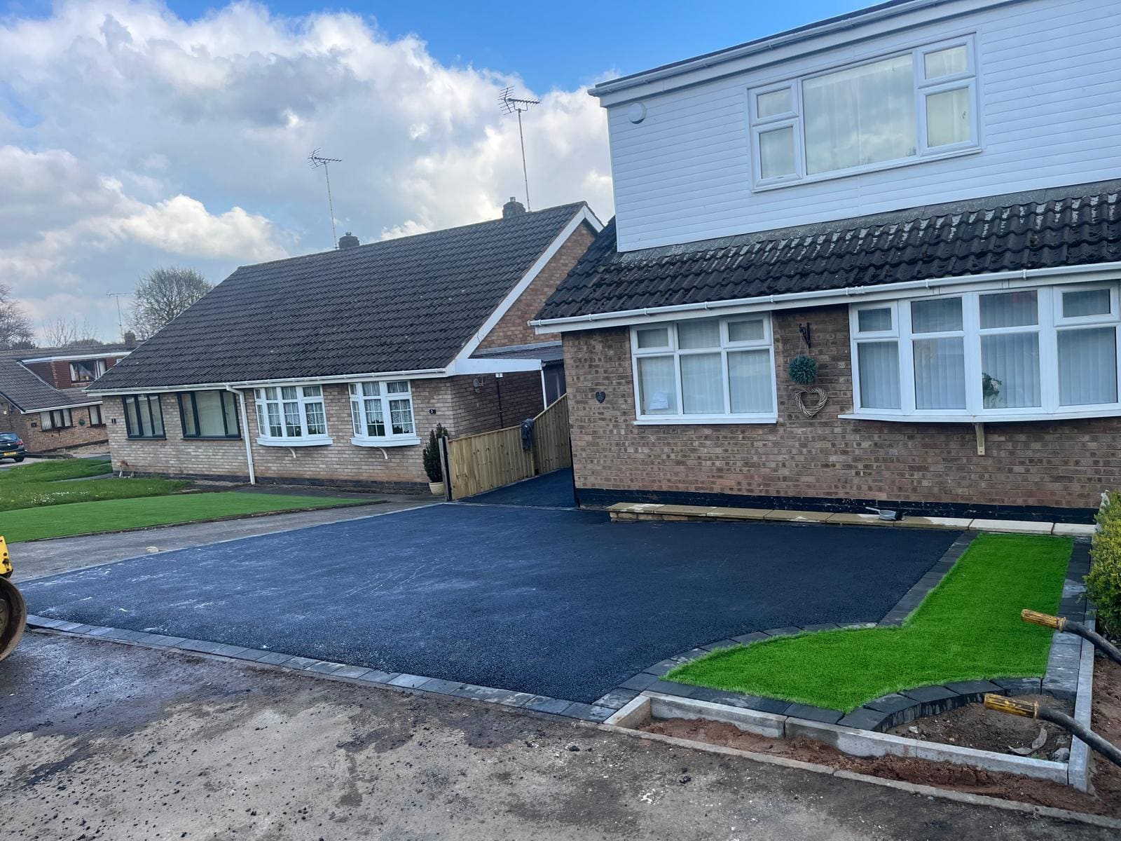 Tarmac driveway block edge